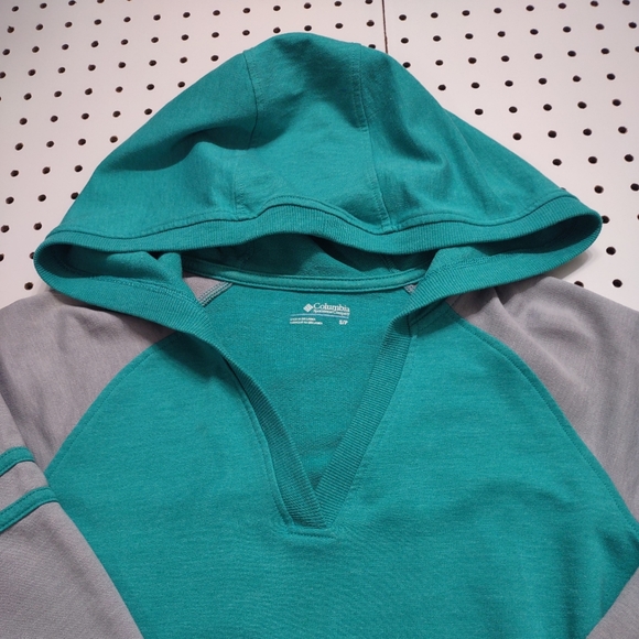 Columbia Knit Hoodie, Size Small - Picture 6 of 8